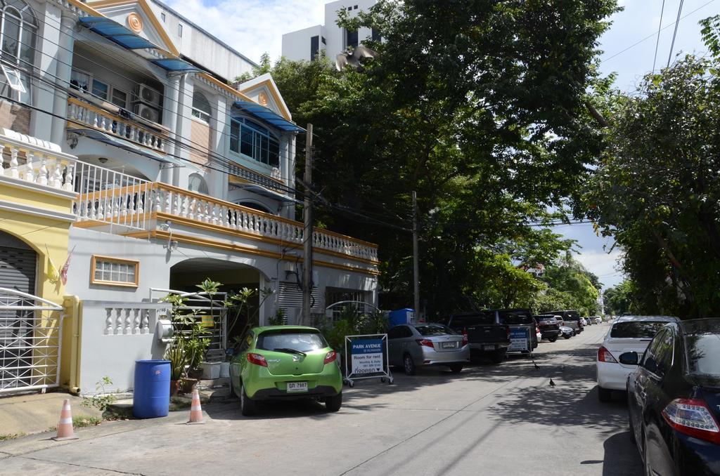 Park Avenue@Huamark Bangkok Exteriör bild